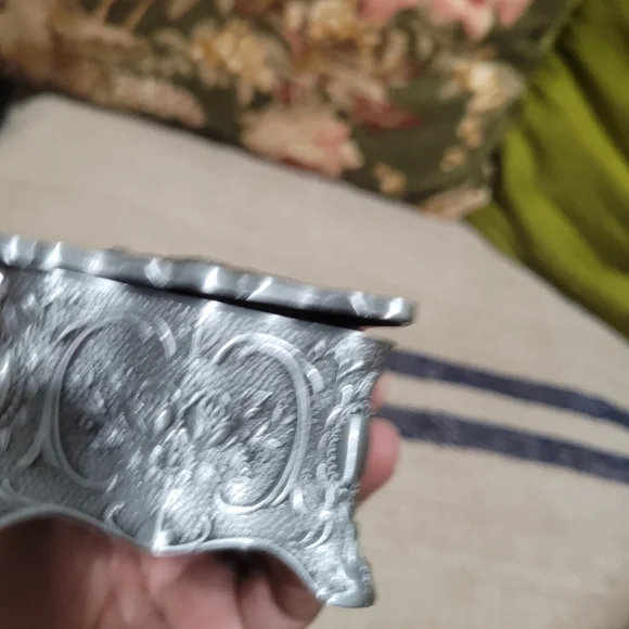 Silver Religious Last Supper Relief Jewelry Box - Picture 4 of 6